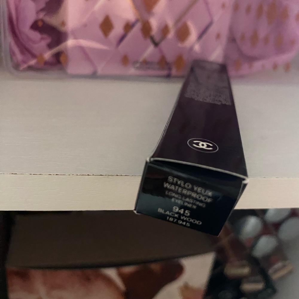 CHANEL Stylo Yeux Waterproof Eyeliner - Picture 3 of 3